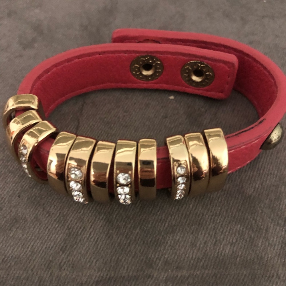 Coral and gold bracelet